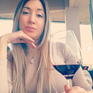 Nadin Montenegro: Reel en feed + 3 historias