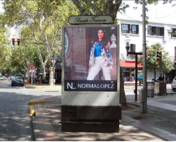Tótems LED (DOOH) en vía pública Gran Mendoza. Tránsito normal - Pack 1000 vistas - Image 2